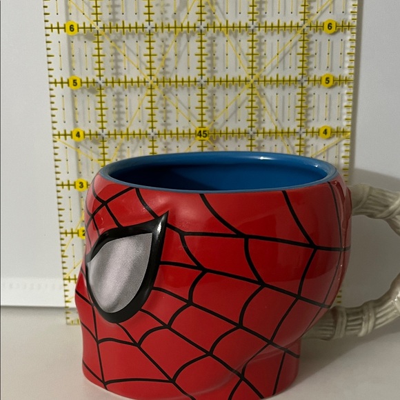 16 oz Disney Spider-Man Mug - Picture 6 of 6